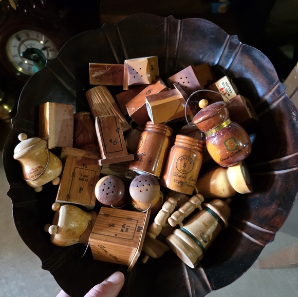 Meet your Poshers Kyle & Tishon (from Dealsonstyle & iSpyLuxury) - Picture 7 of 16